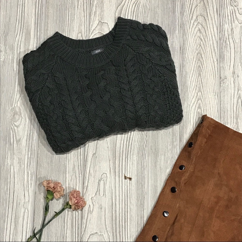Aerie Cable Knit Crew Neck Sweater
